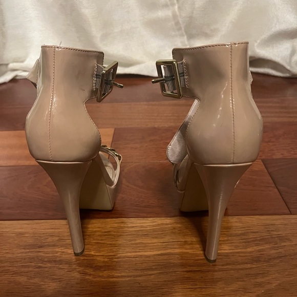 Steve Madden Beige Heels - Picture 4 of 6